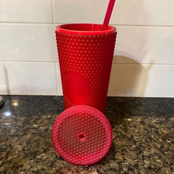 NWT starbucks 2023 soft shell pink Mother’s Day 24oz tumbler - Picture 3 of 4